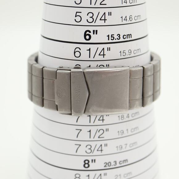 Smith & Wesson Mens Date 40mm Watch Stainless Steel Bracelet with New Battery - Picture 4 of 13